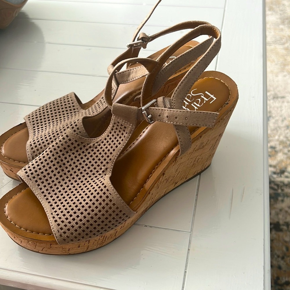 Franco  sarto wedge sandal color nude size 7.5 only worn 2 times !